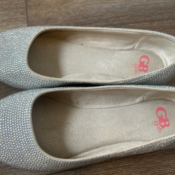 Girls GB Girls Elegant Silver Rhinestone Flats - Picture 4 of 6